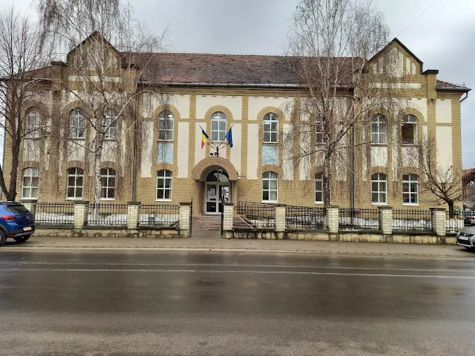 Loc de muncă la Primăria Șomcuta Mare: se caută muncitor pentru baza sportivă. Minim 9 ani vechime în muncă