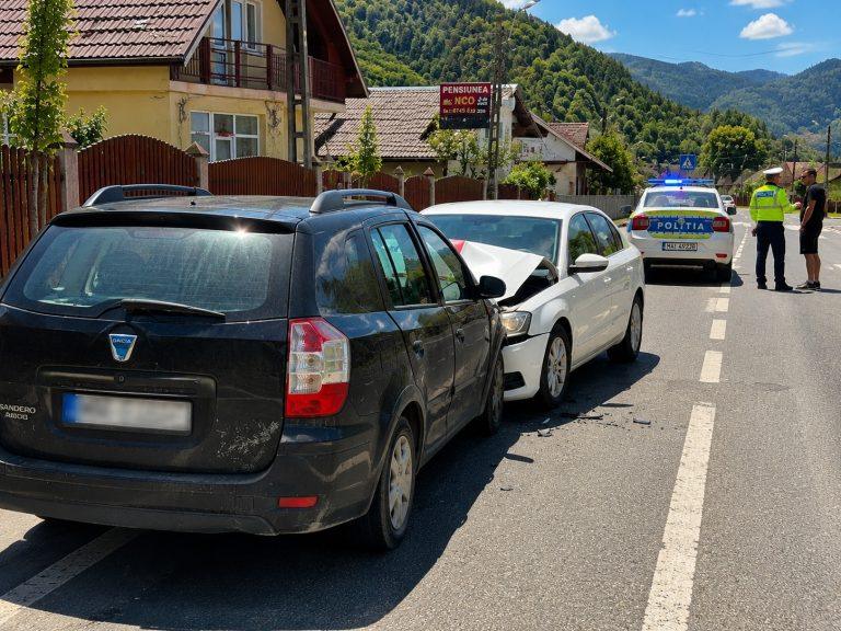 Neatenția l-a costat scump pe un șofer: o femeie a ajuns la spital după un accident în Borșa