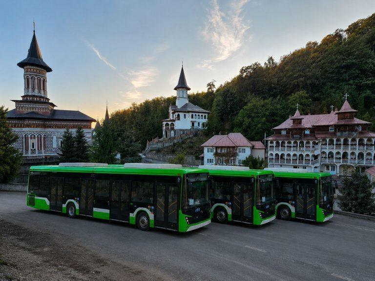 Autobuze pentru pelerinii care merg la Mănăstirea Rohia: la ce ore vor pleca pe 15 august 2026