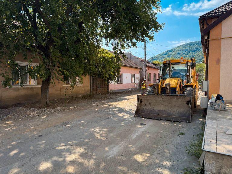 Două benzi, trotuar mai larg și spații verzi la Sighetu Marmației: cum va arăta strada Xenopol după modernizare