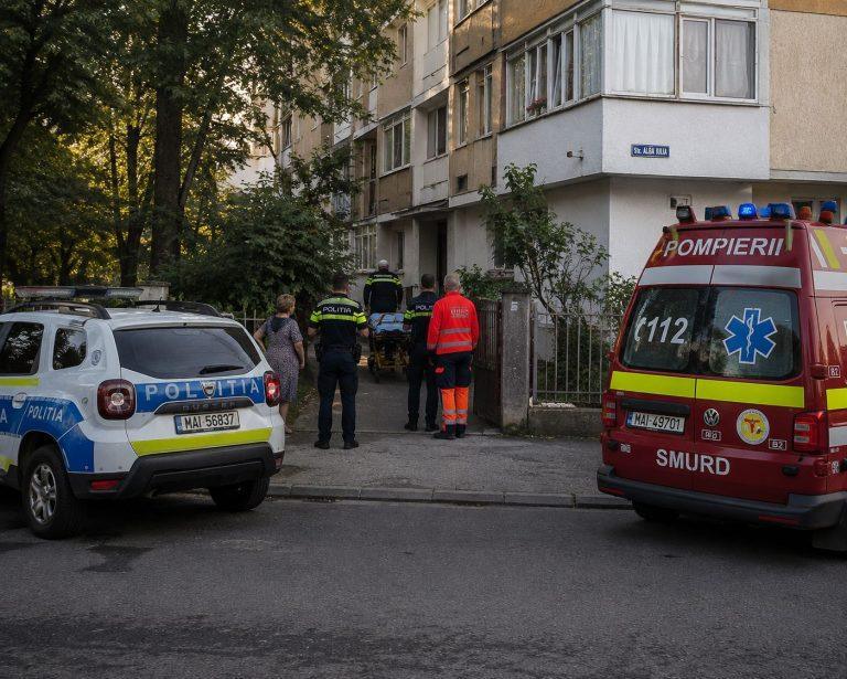 Intervenție contracronometru pe strada Alba Iulia din Baia Mare: un bărbat de 81 de ani a fost salvat