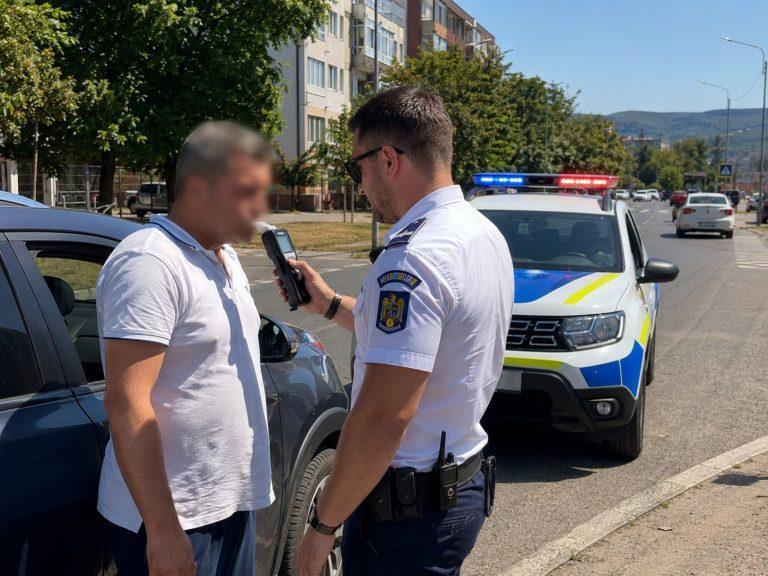 Oprit în trafic pe strada Transilvaniei din Baia Mare: problemele șoferului nu s-au oprit la alcool