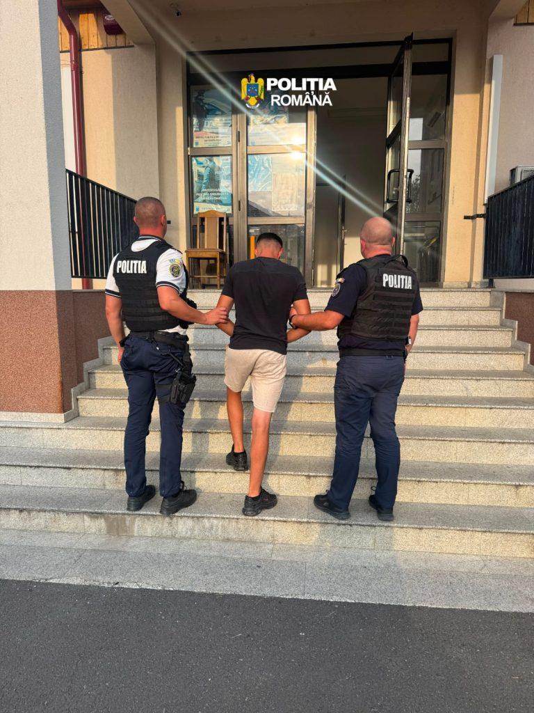Permis suspendat, fugă de Poliție și impact cu autospeciala MAI: tânăr reținut pentru 24 ore la Borșa