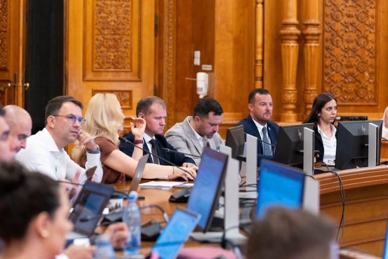 Un deputat din Maramureș a stat 7 ore în Parlament: a obținut modificări importante la legea inițiată de PNL și USR